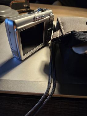 Werkende mooie vintage Olympus X 775 digitale Zoomcamera....