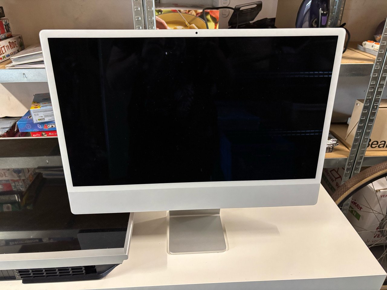 Apple iMac 24 inch (2021) CTO 8GB 256GB SSD M1 8core GPU Touch ID Numpad
