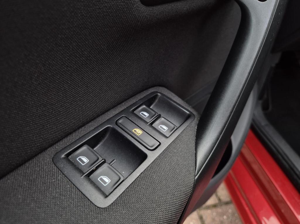 Volkswagen Polo 1.2 tsi comfortline / 5-deurs / airco / cruisecontrol / par