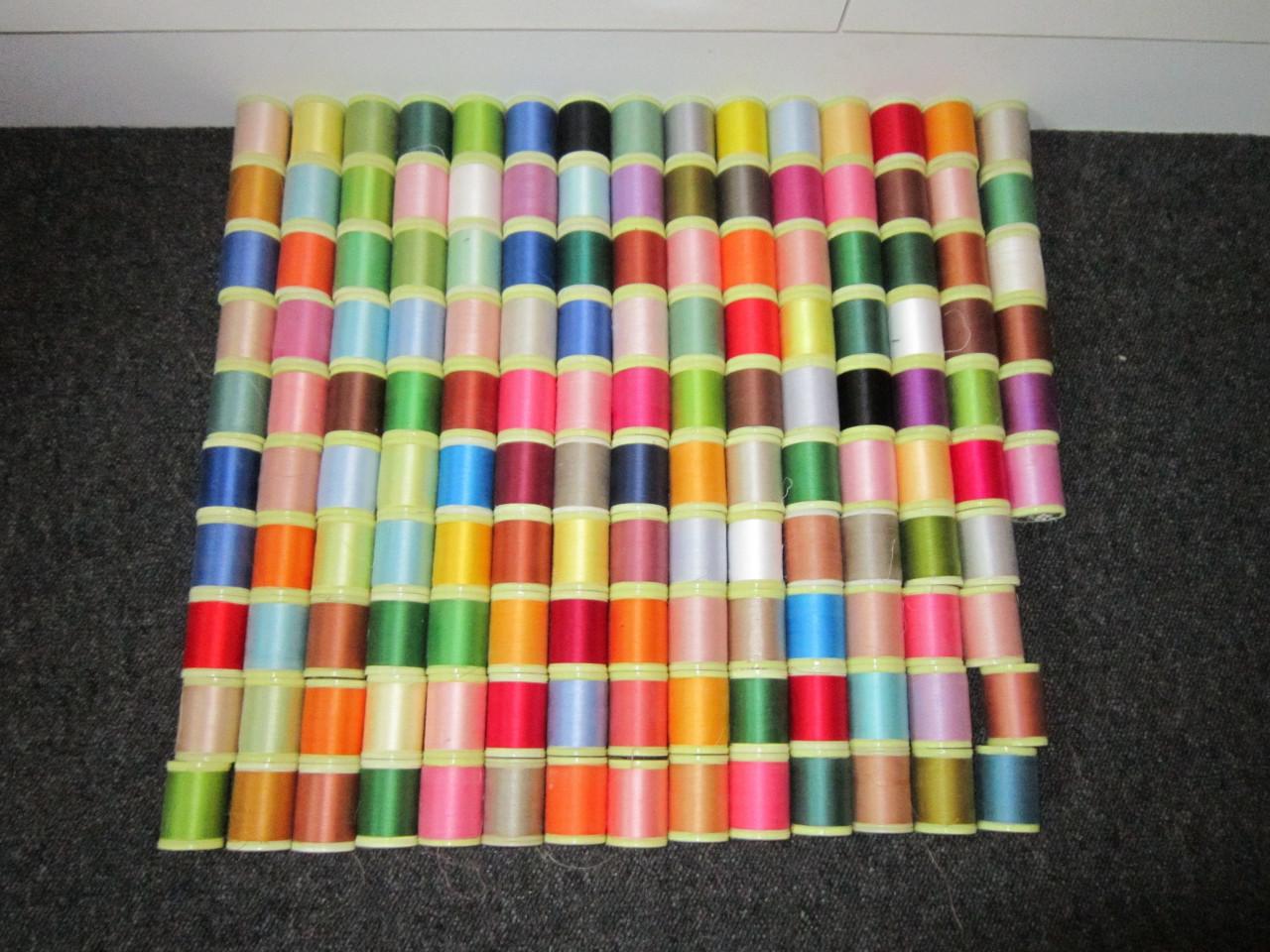 Klosjes borduurgaren Oren Bayan