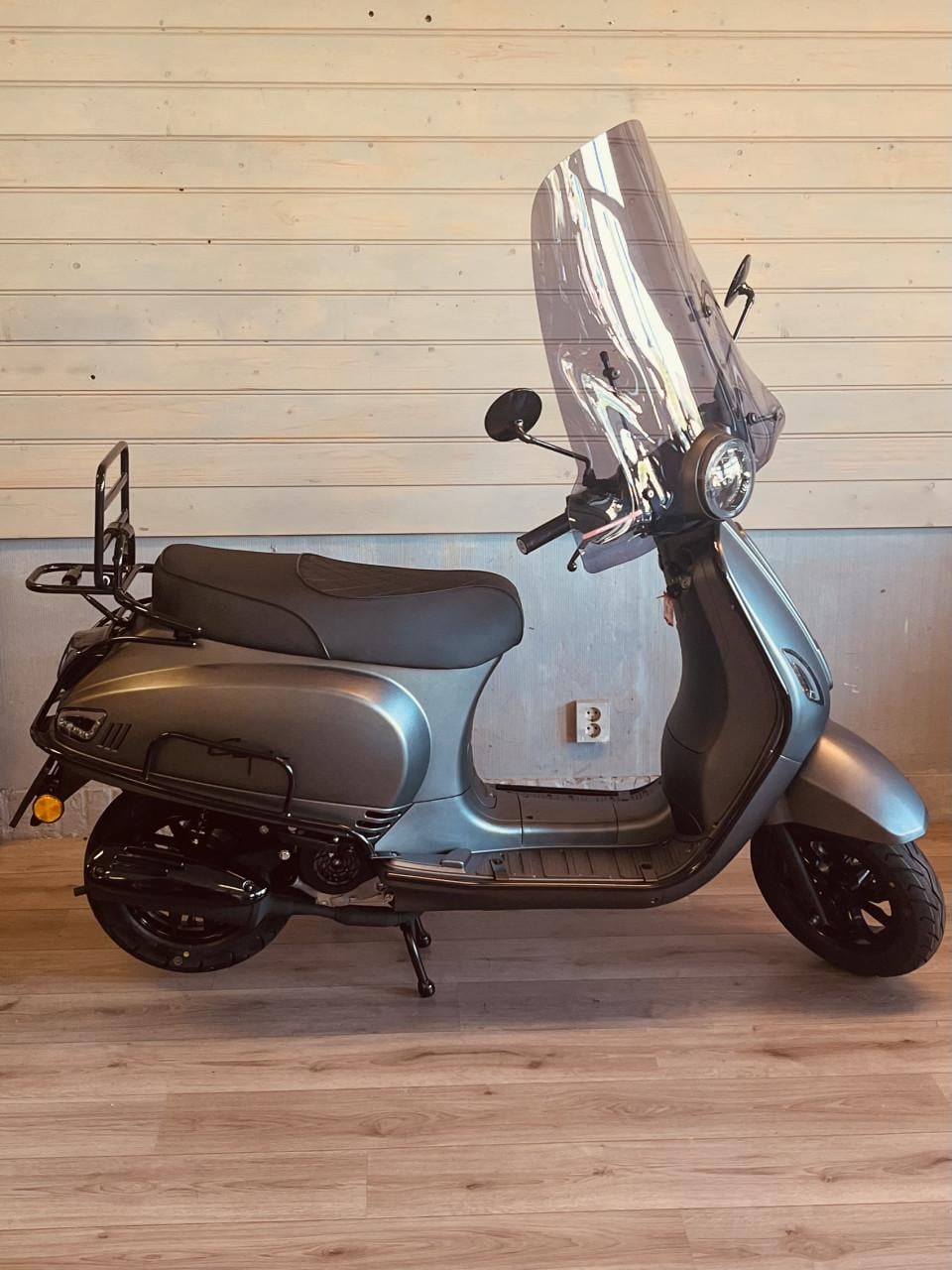 Scooterpromo Goes | Grote voorraad nieuwe SANTINI scooters