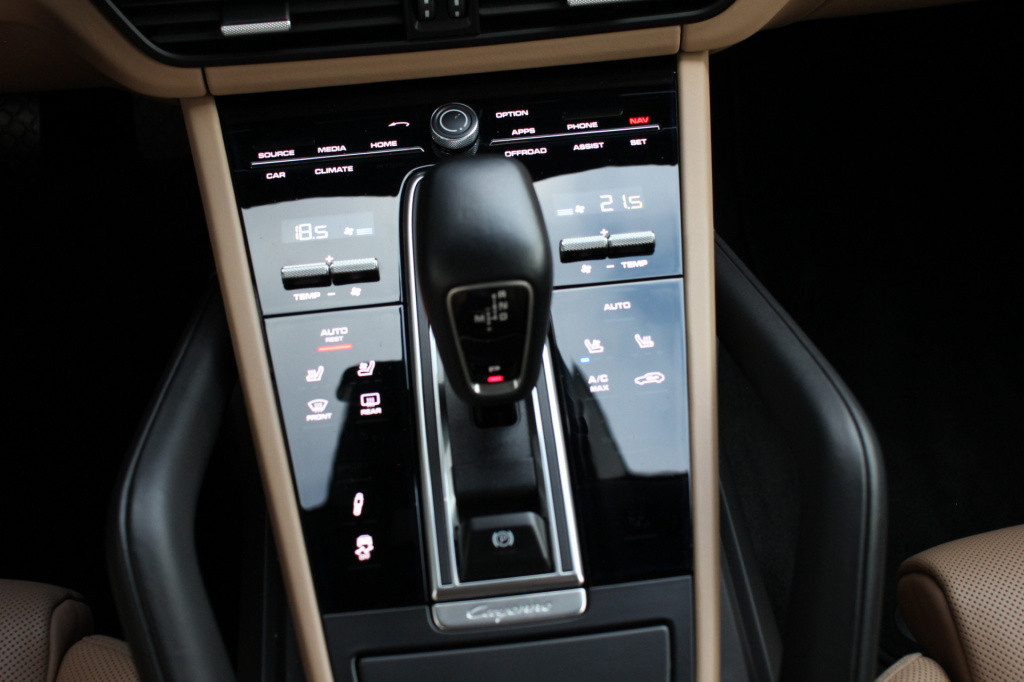Porsche Cayenne 3.0 | sportdesign | pano | luchtvering | adaptief cruise co
