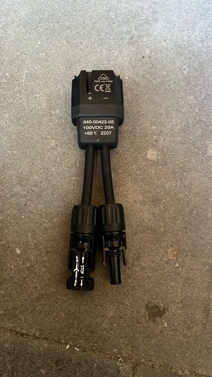 Enphase Q cable connector