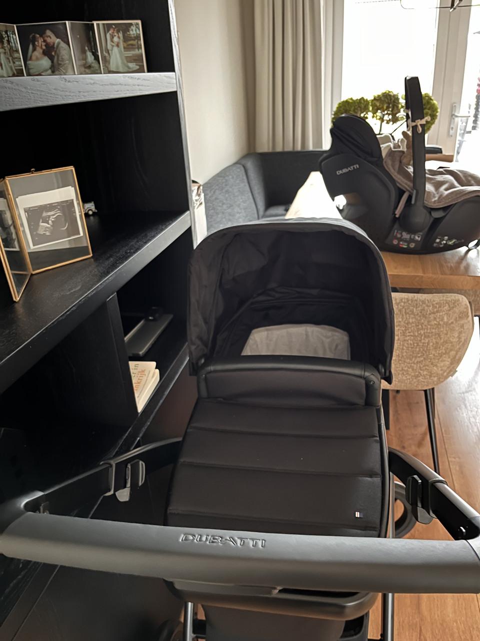 Dubatti two kinderwagen