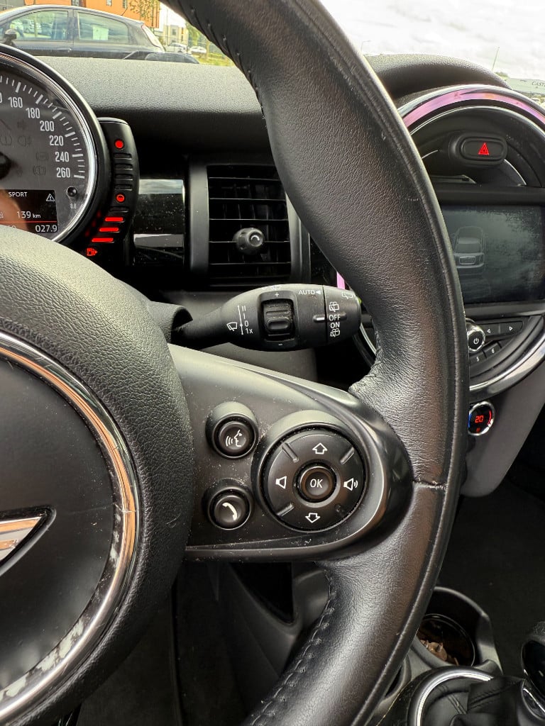 Mini Cooper 1.5 - chili - pano