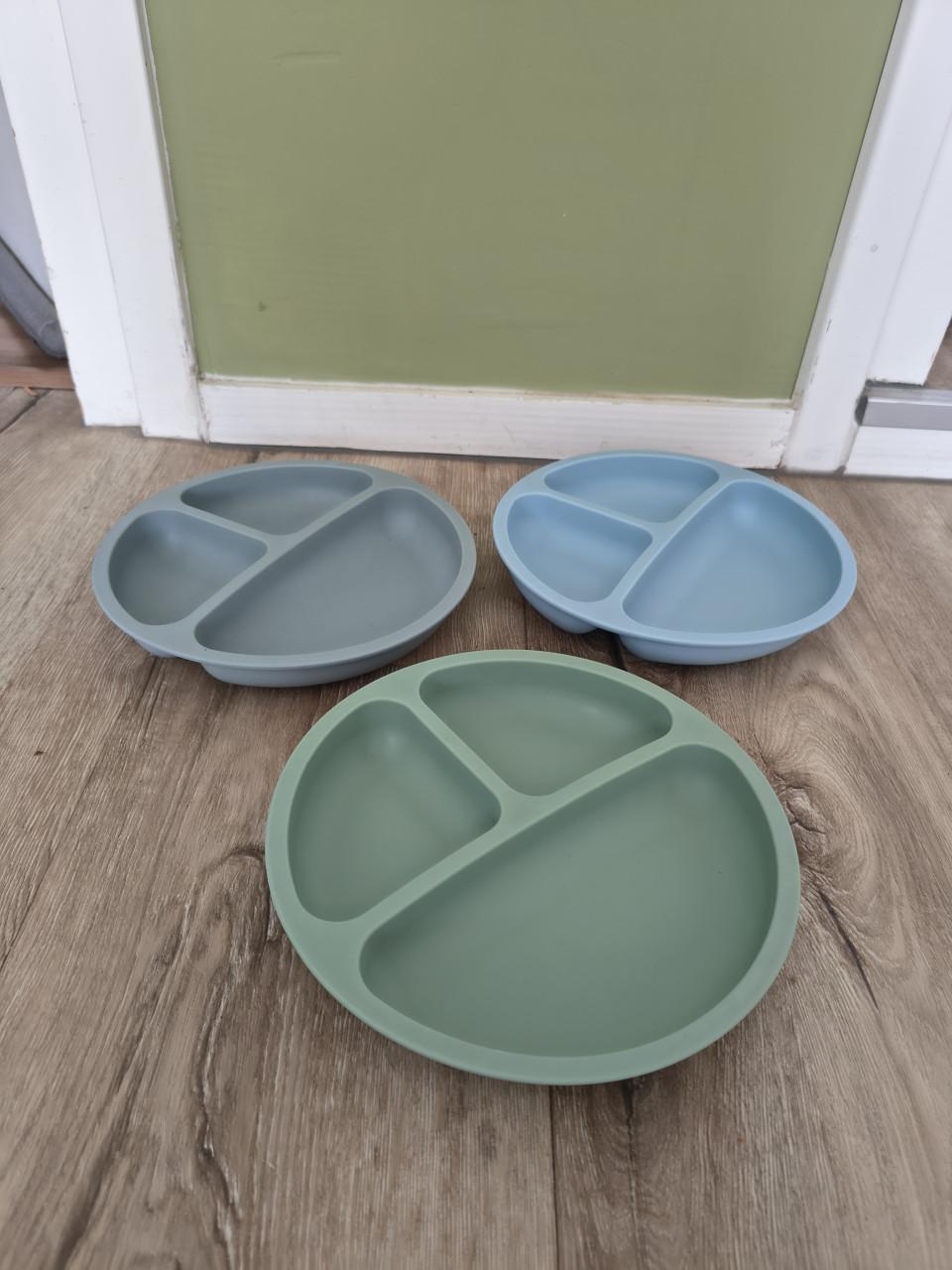 3x zuignap bord! Stevige siliconen borden met vakjes en nap.