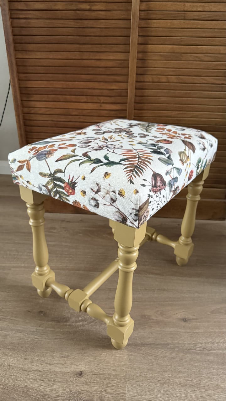 Voetenbankje gerestyled.
