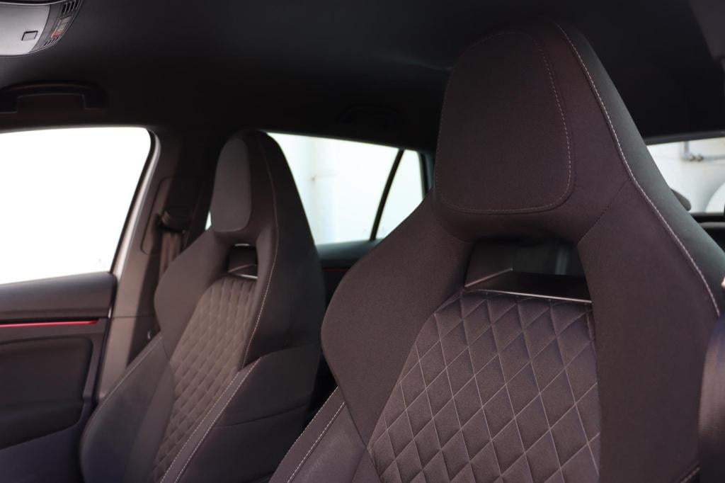 Skoda Scala 1.0 tsi sport business 115pk dsg7