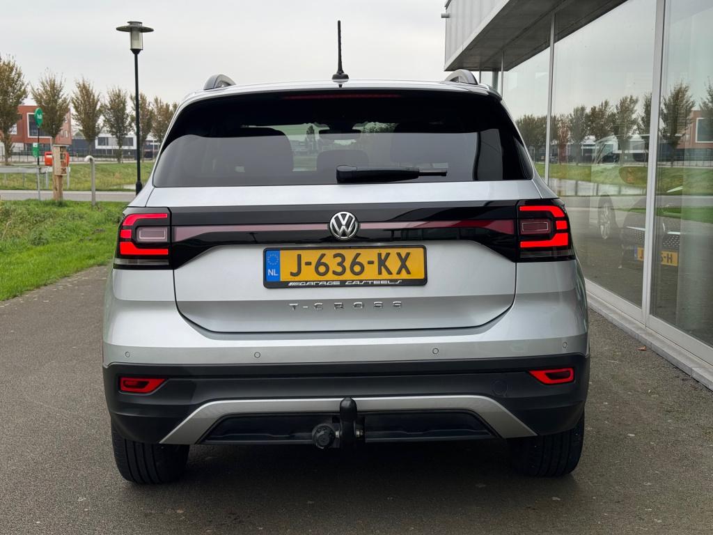 Volkswagen T-cross 1.0 tsi life automaat , apple carplay , trekhaak
