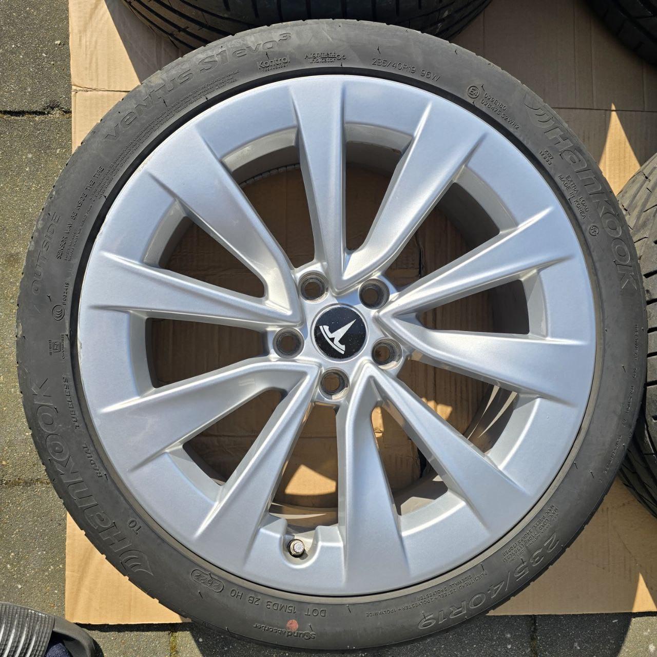 Originele Tesla Model 3 19 inch Sport velgen BLE TPMS zomerbanden