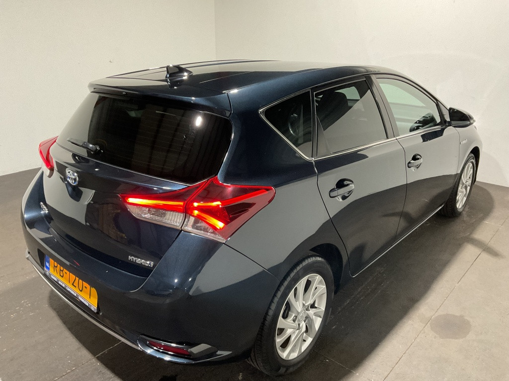 Toyota Auris 1.8 hybrid dynamic go