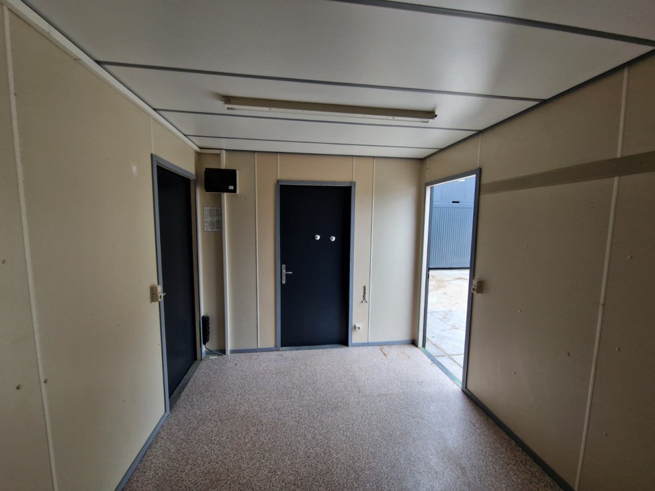 6x3m kantoorunit / woonunit / schaftkeet / bouwkeet