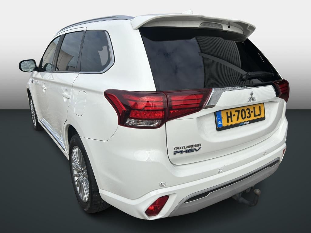 Mitsubishi Outlander 2.4 phev pure+