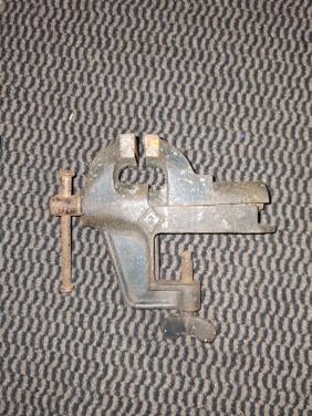 Mini bankschroef (oud)