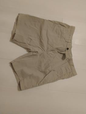 Korte broek mt 34 €5,-