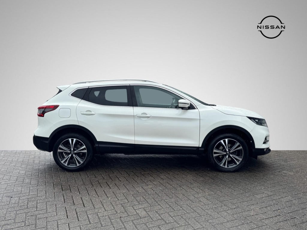 Nissan Qashqai 1.3 dig-t n-connecta design pack | panoramadak | apple carpl
