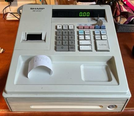 Sharp XE A107 kassa