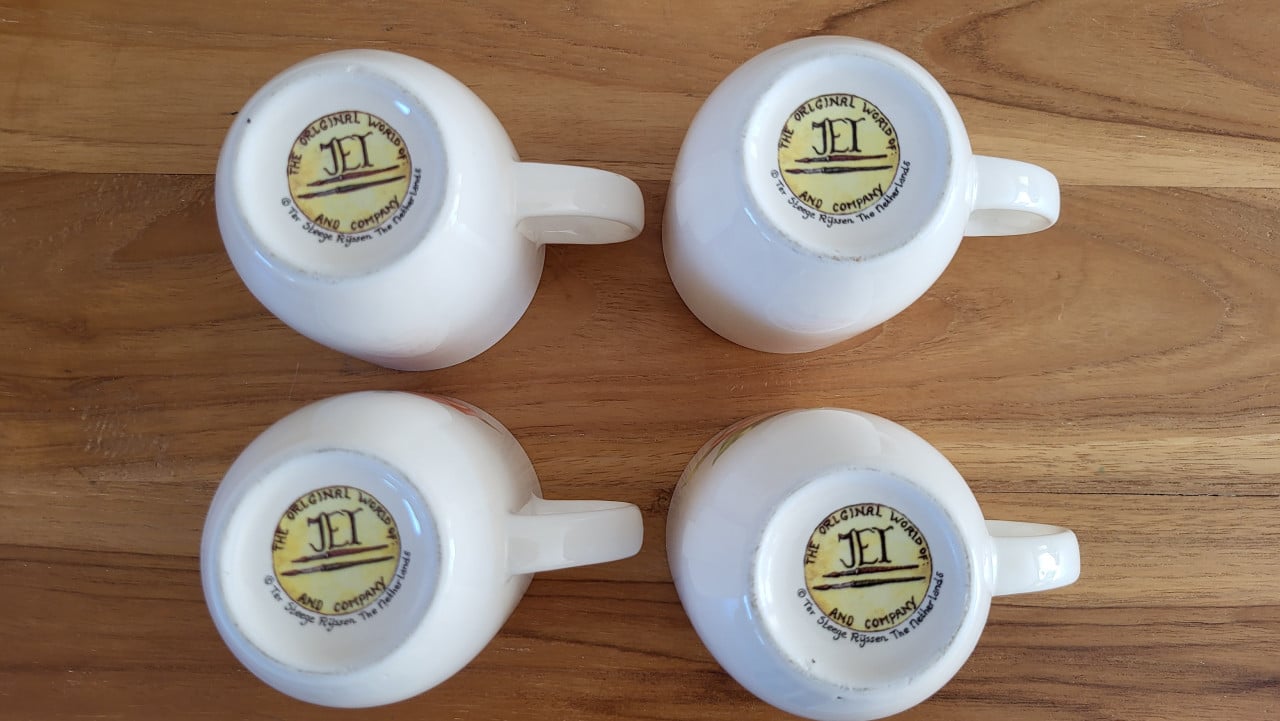 Set van 4 koffie mokjes h 8 cm Jet servies A Rose is a Rose