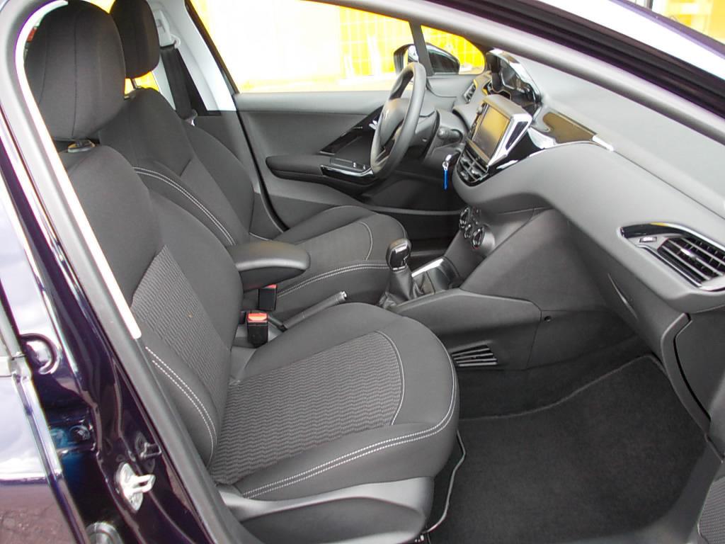 Peugeot 208 1.2 puretech 5-drs, airco, cr.contr., navi.