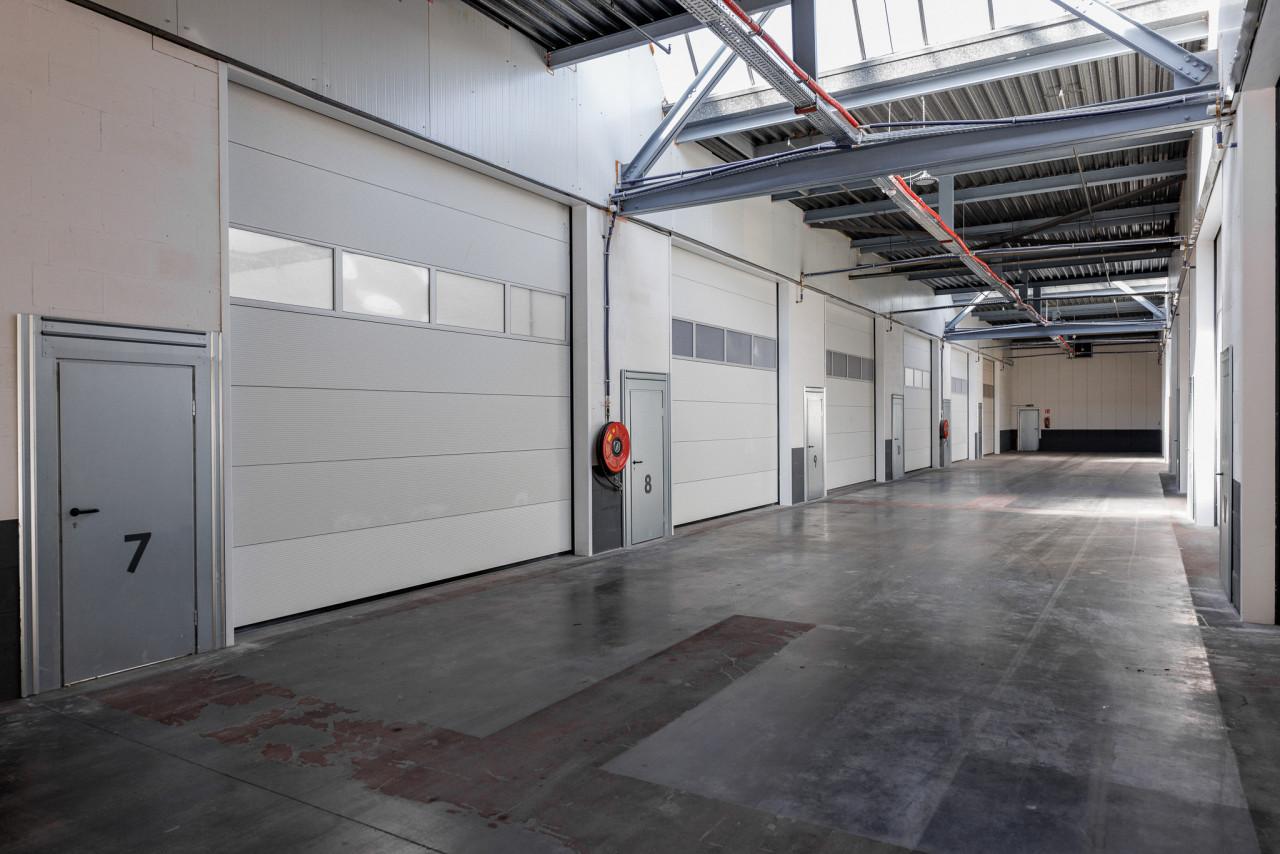 TE HUUR | Bedrijfsruimtes in Axel