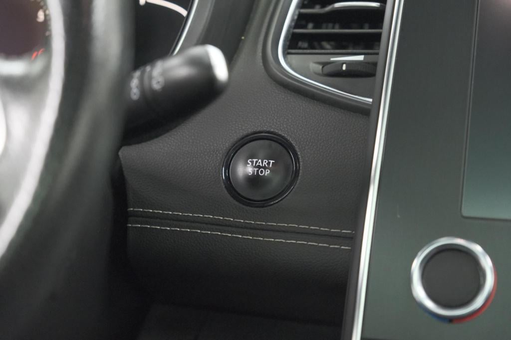 Renault Scenic tce 140 edc black edition | trekhaak | panoramadak | adaptie