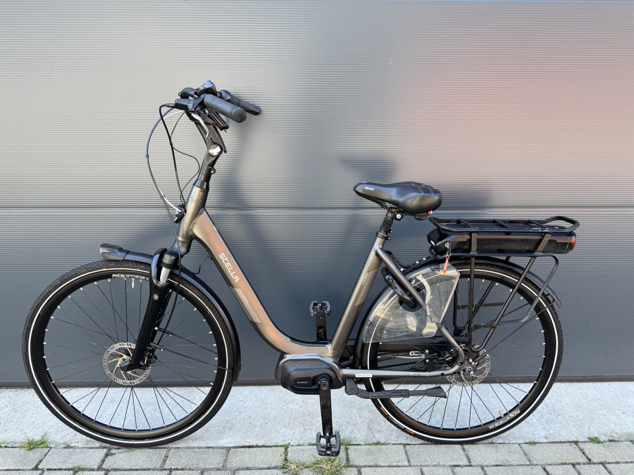 Nette Stella Livorno middenmotor elektrische fiets
