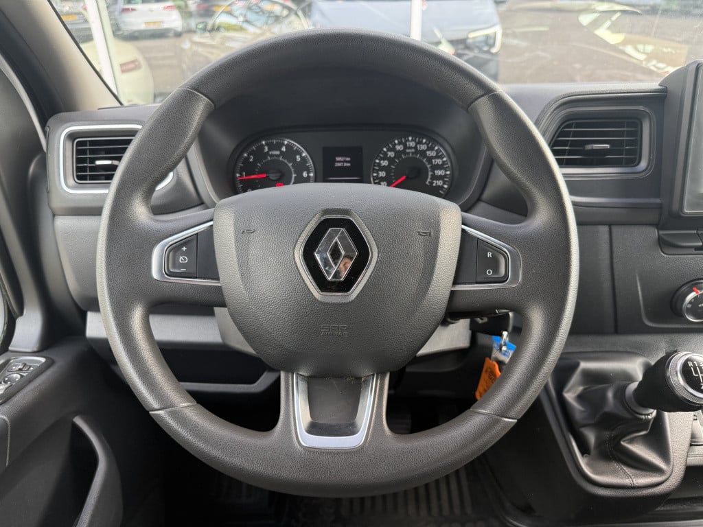 Renault Master t35 2.3 dci 135 l2h2 | trekhaak | navi | carplay | cruisec. 