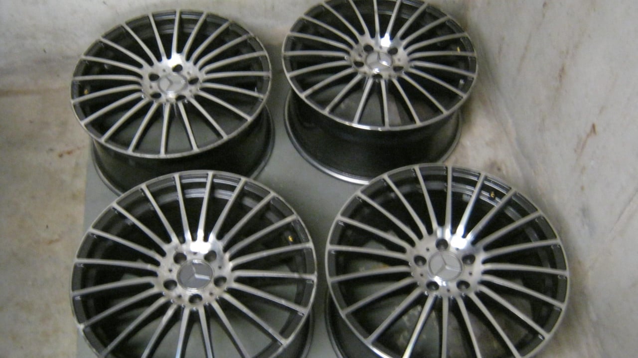 TE KOOP OP KNAP VELGEN VOOR MERCEDES 19 INCH DOE EEN BOD