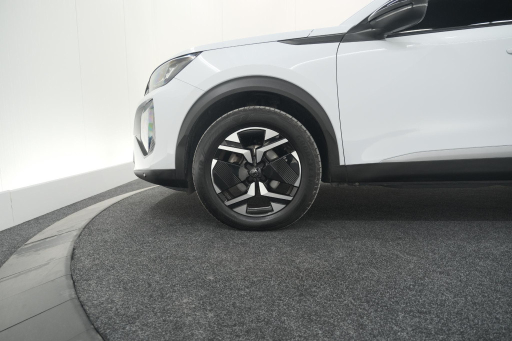 Peugeot 2008 puretech 130 eat8 allure | camera | navigatie | apple carplay 