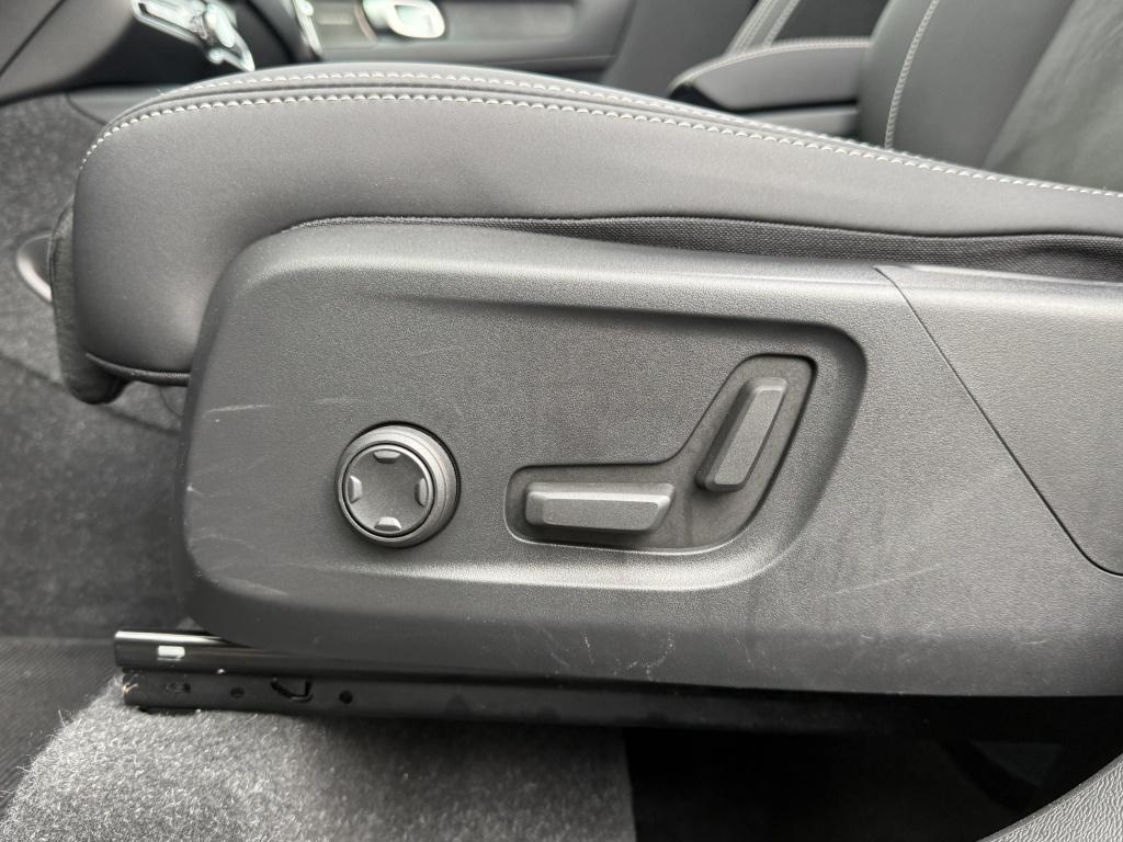 Volvo XC40 t5 262pk recharge ultimate dark| panodak| adap.cruise| camera| e