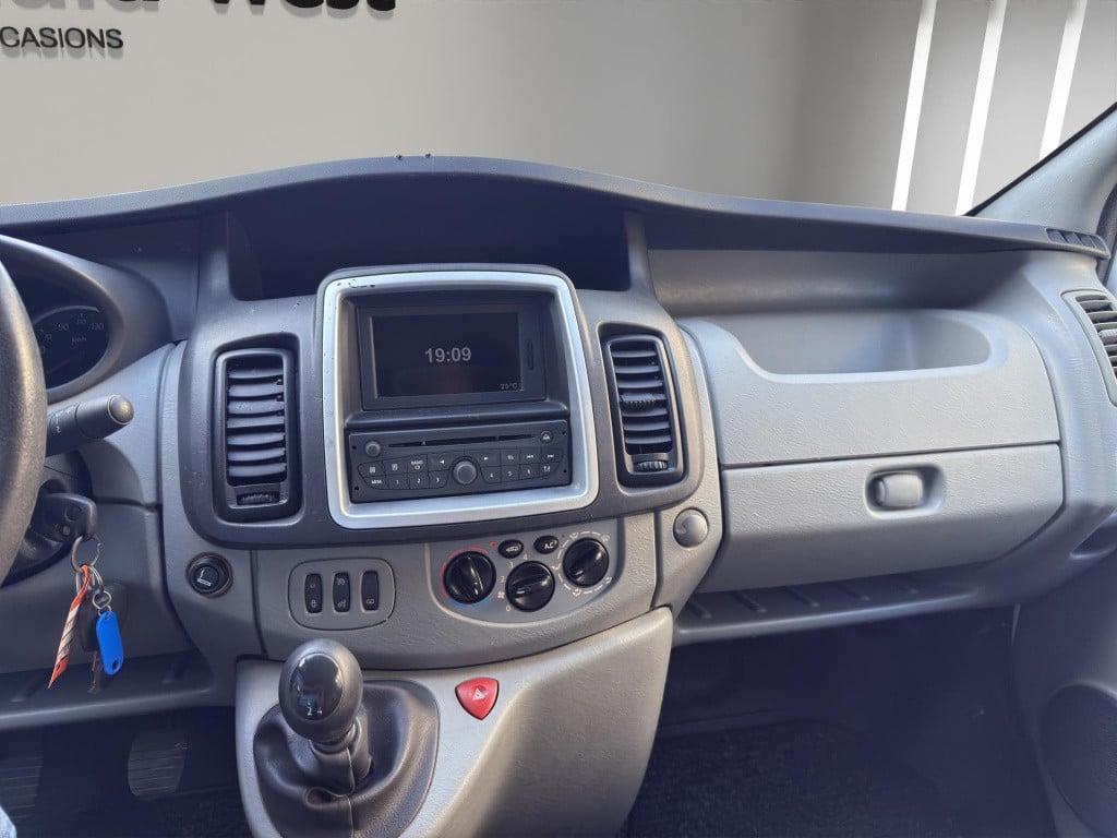 Renault Trafic 2.0 dci t29 l1h1 airco cruise navi 3 zits