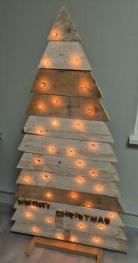 Kerstboom steigerhout met verlichting