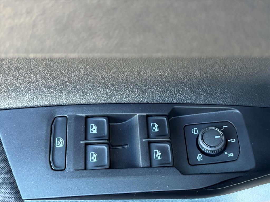 Volkswagen Polo 1.0 tsi 95pk life edition|navi| carplay|privacy glass| rijk