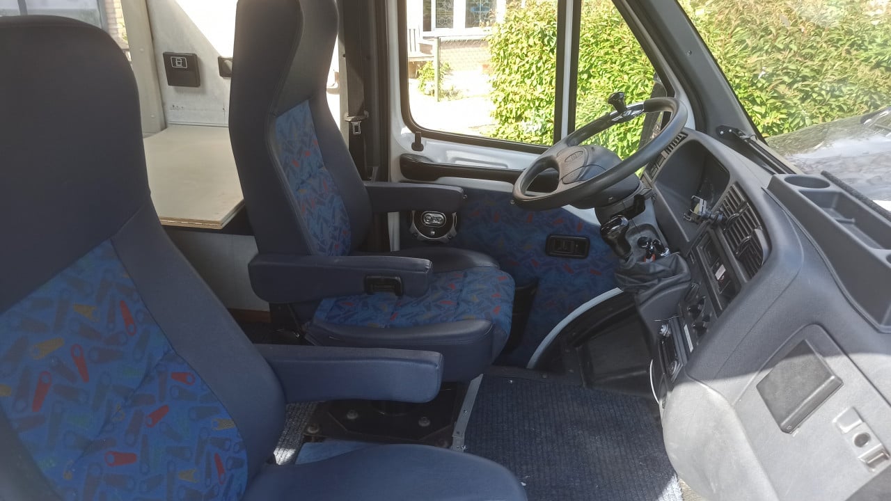 Buscamper 4-persoons /  mooi compacte camper voor het hele gezin!