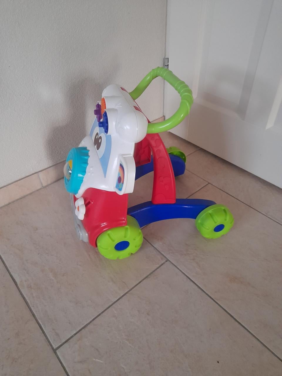 Baby walker ( in goede nette staat )