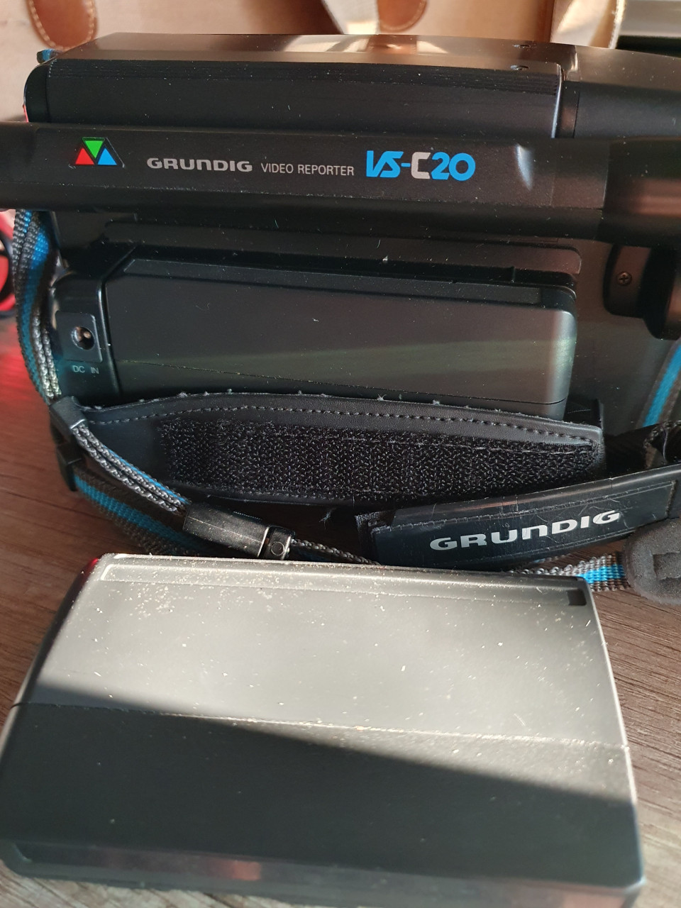 Werkende vintage analoge VHS C Grundig VS-C 20 videocamera....