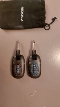 TE KOOP: DRAADLOZE ONTVANGER + ZENDER VOOR GITAAR  30 euro