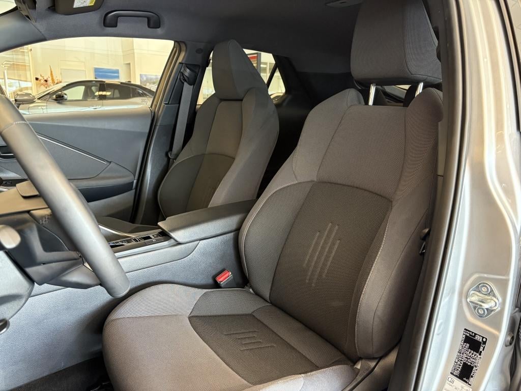Toyota C-hr 1.8 hybrid 140 dyn