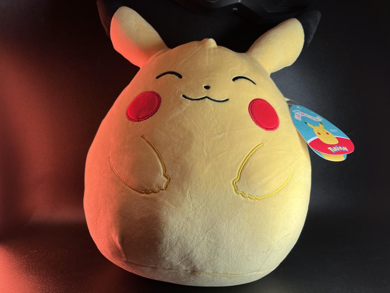 Pokémon x Squishmallows – Happy Pikachu Pluche Knuffel (25 cm)