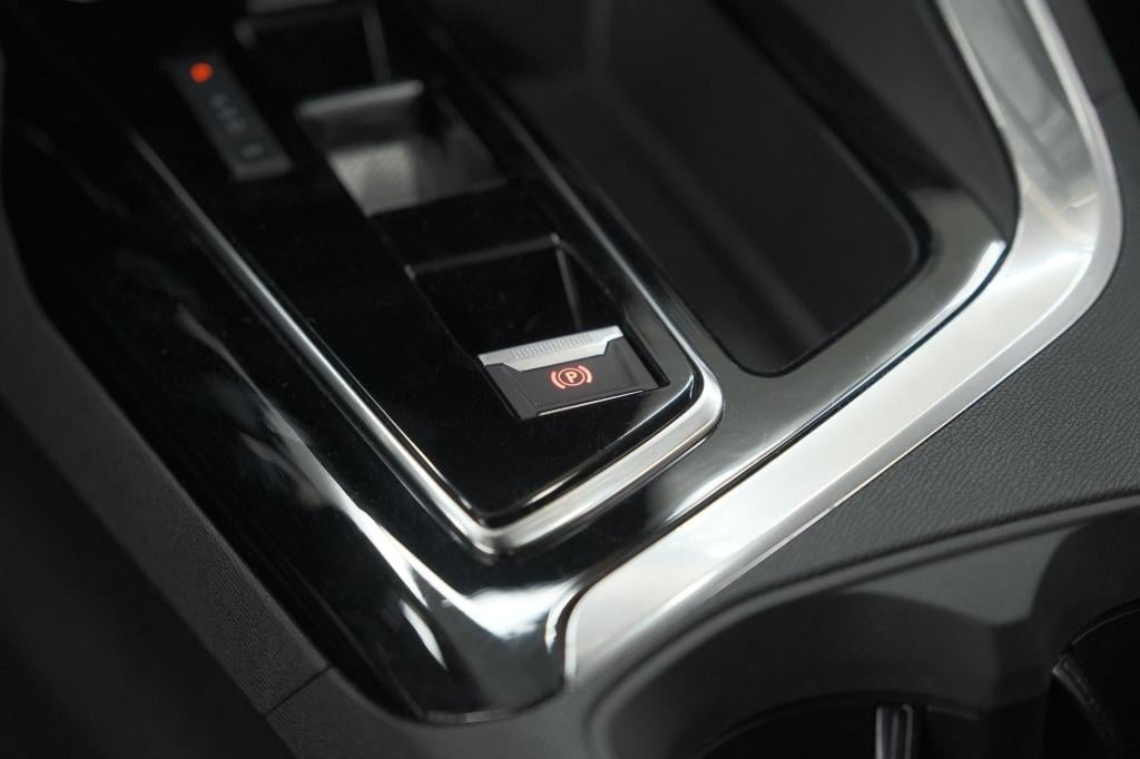 Peugeot 5008 puretech 130 eat8 active pack business | 7 zitplaatsen | camer