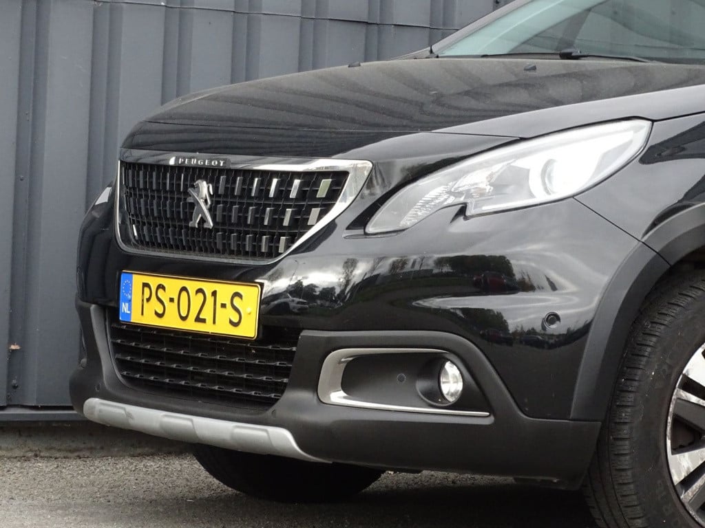 Peugeot 2008 1.2 puretech gt-line | pano | trekhaak | bluetooth | navi