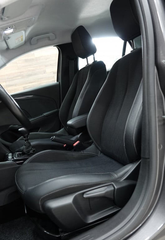 Opel Corsa 1.2 gs line | cruise | carplay | camera | pdc |