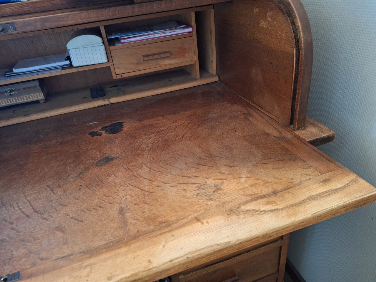 Leuk brocante kast , rolluikbureau , stoel
