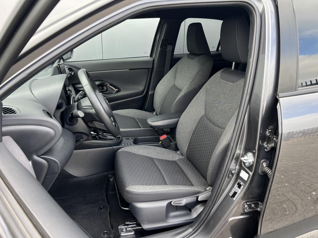 Toyota Yaris Cross 1.5 hybr 115 dynamic | parkeersensoren | stoel+ stuur ve