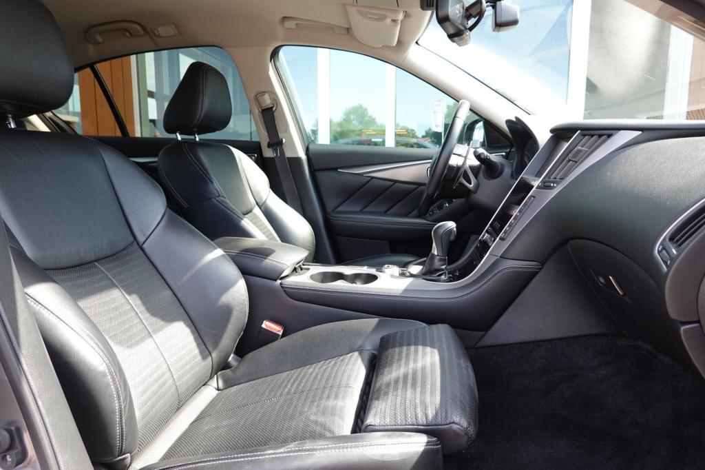 Infiniti Q50 2.0t sport