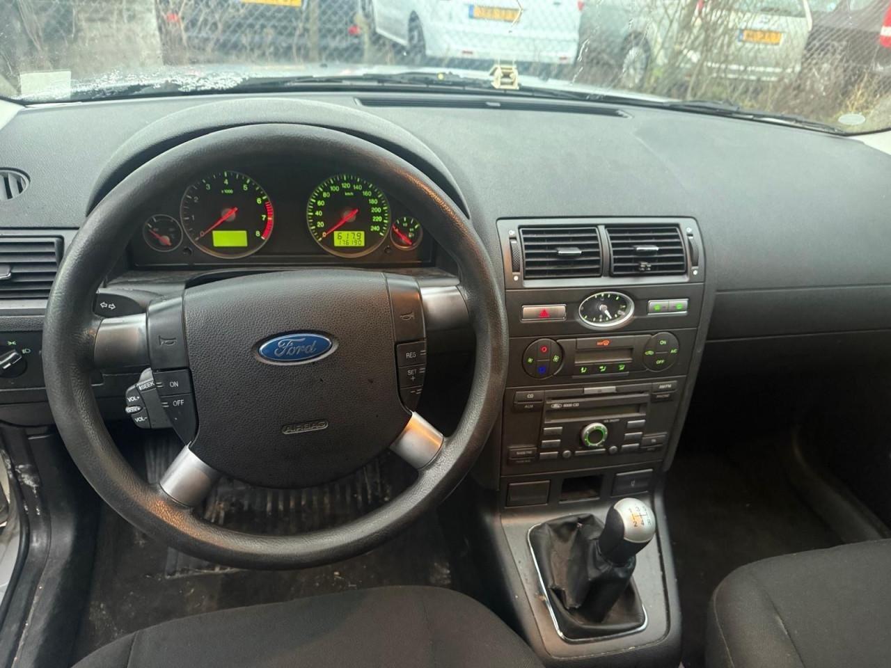 Ford Mondeo Wagon 1.8-16V Champion