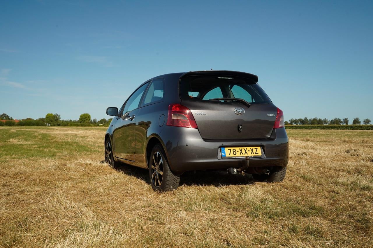 Toyota YARIS 1.3 VVTI SOL MMT/ Leder / Trekhaak / Automaat / Cruise control