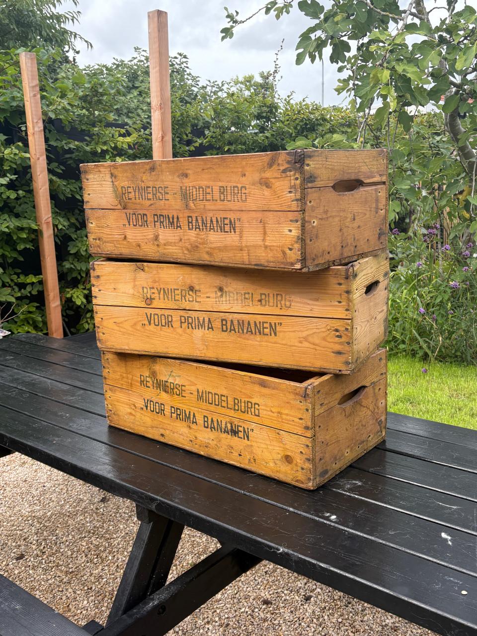 Prachtige bananen kisten met Middelburg erop