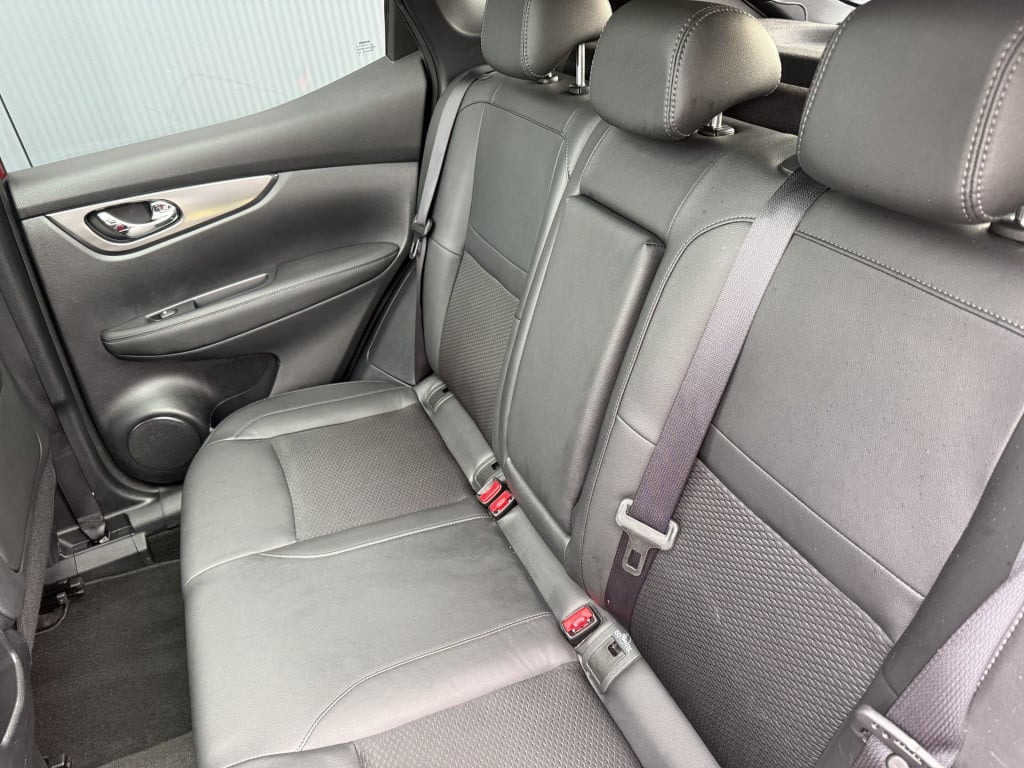 Nissan Qashqai 1.2 tekna pakket 5-drs