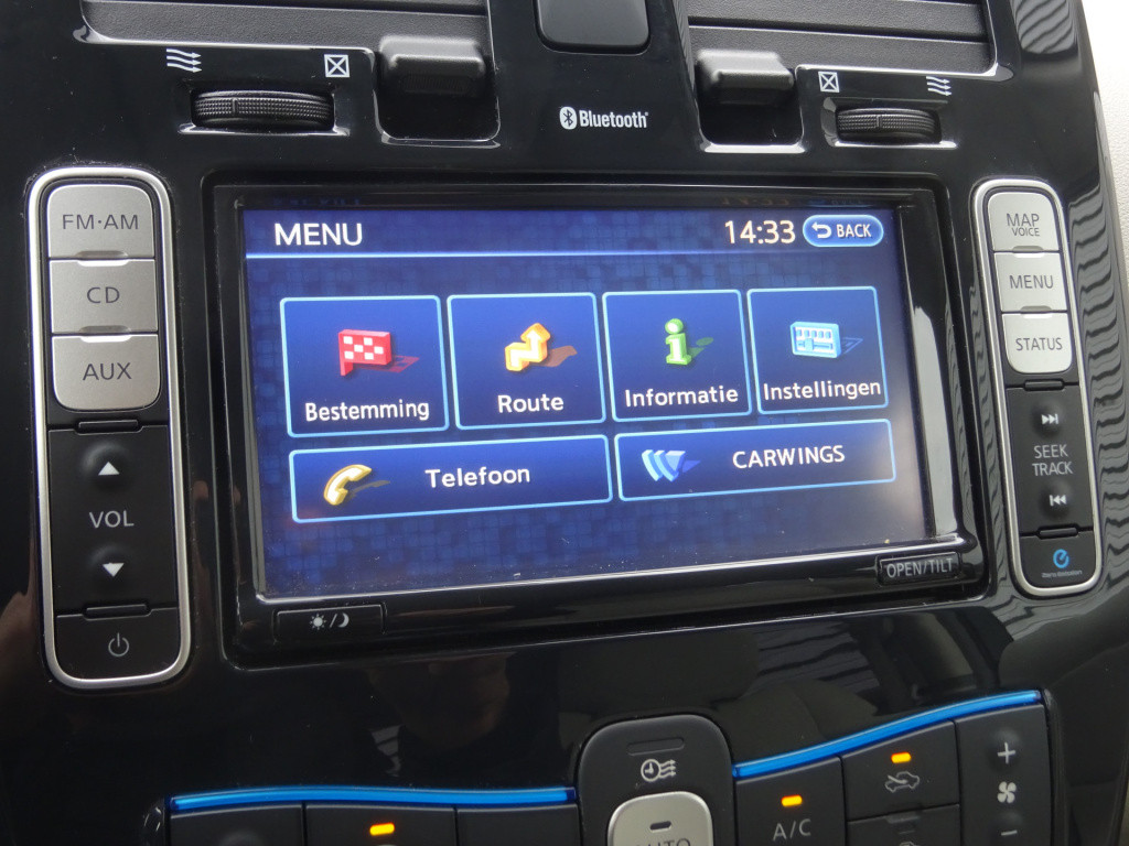 Nissan Leaf base 24 kwh climate / cruise / navi / camera / nap